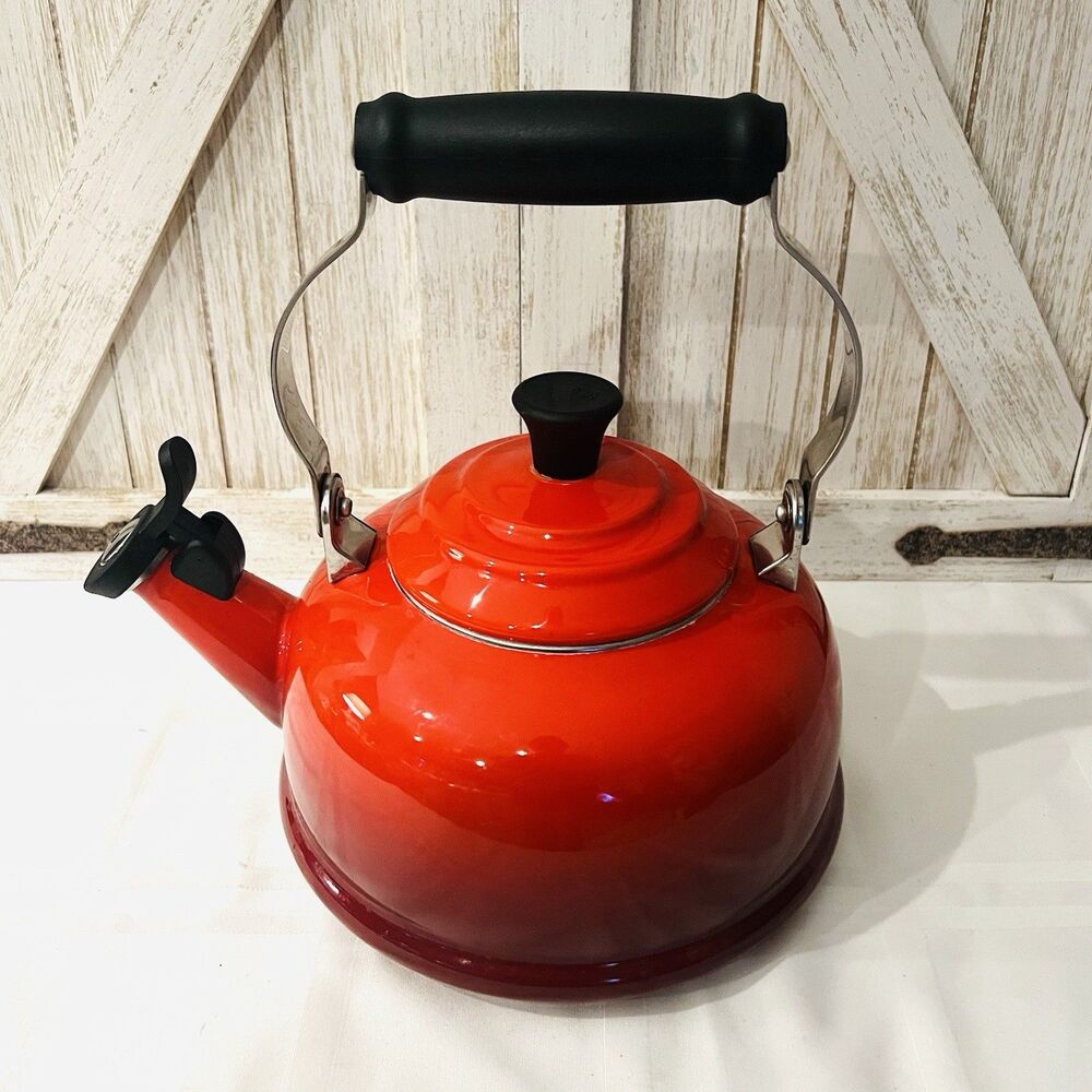 Le Creuset Enamel on Steel 1.7 Quart 1.6 L Whistling Tea Kettle Pot Cerise Red